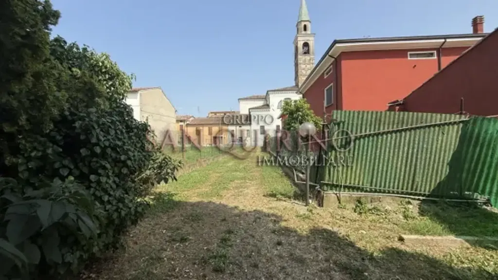 Giardino - Villa da ristrutturare con giardino a Pomponesco