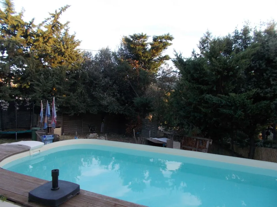 Piscine - Studio Meublé pour Étudiants à Apt
