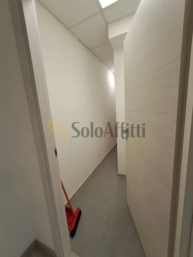 Entrée - Open Space Office with Parking in Sesto Fiorentino