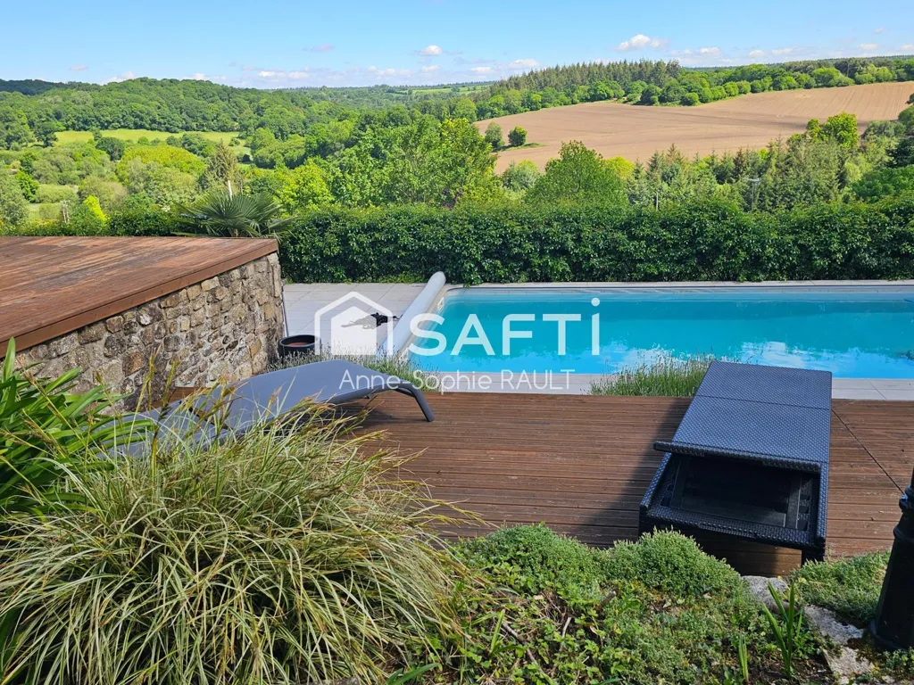 Piscine - Maison avec Piscine Chauffée à Plaintel