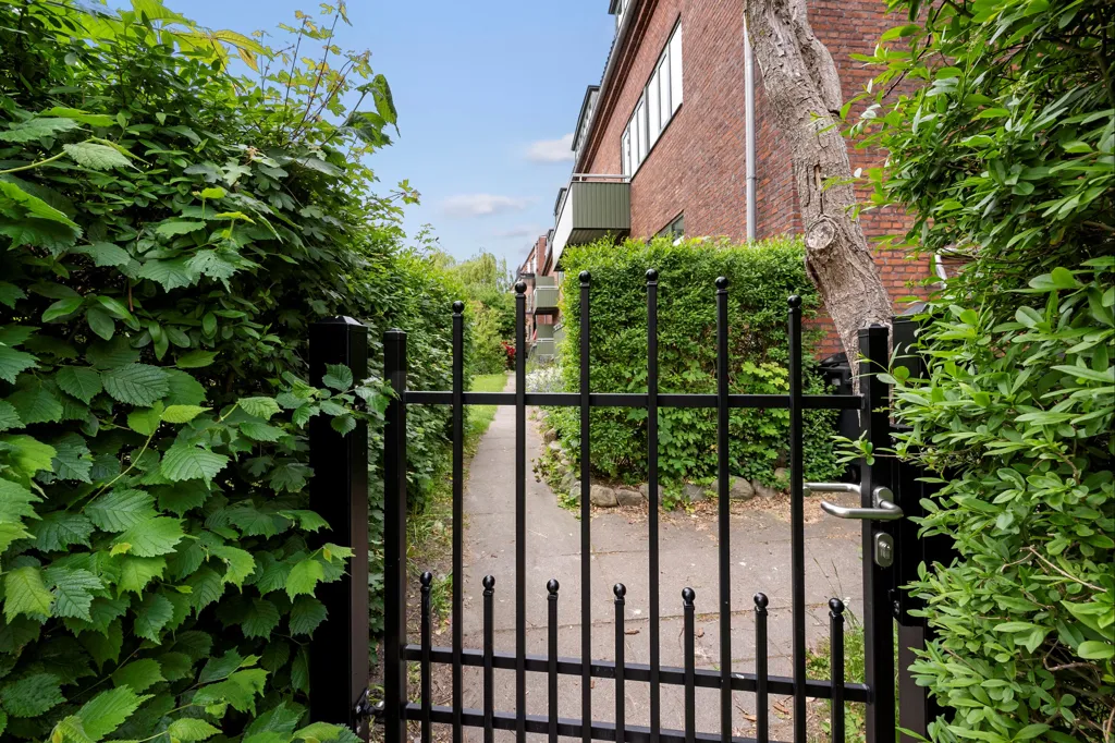 Extérieur - Charming 3-Bedroom Flat with Balcony in Ordrup