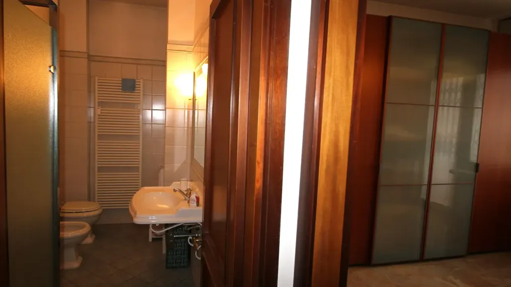 Salles de bain - 6-Bedroom Apartment with Garden View in Florence