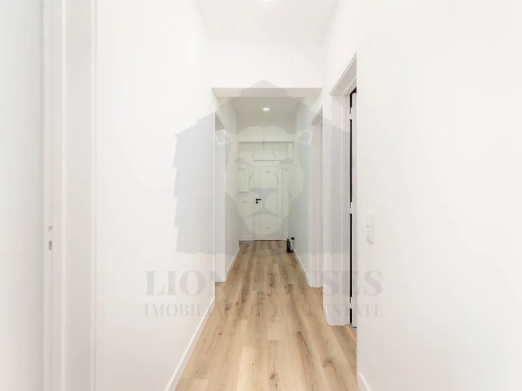 Esik - Luxury Flat with East-West View in Setúbal