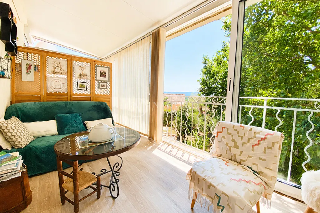 Elutuba - 3-Bedroom Villa with Veranda in Gargas