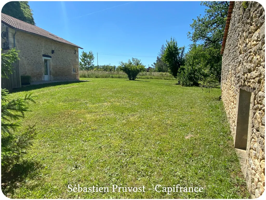 Aed - Stone House with Gîte in Champagnac de Belair