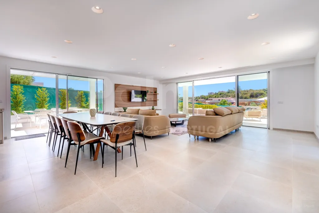 Söögituba - Luxury Villa with Heated Pool in Central Alvor