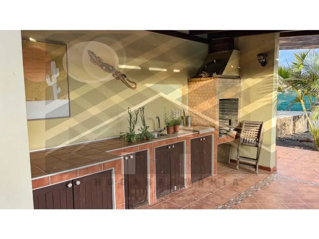 Terrass - Luxury Villa with Dual Pools in Lajares