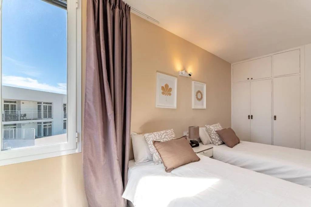 Magamistoad - Seafront Apartment with Balcony in Magaluf