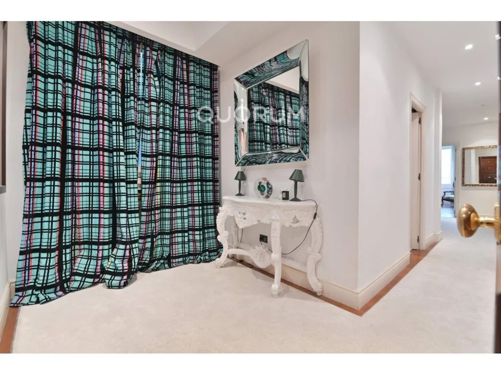 Entrée - Señorial Flat with Park Views in Abando, Bilbao