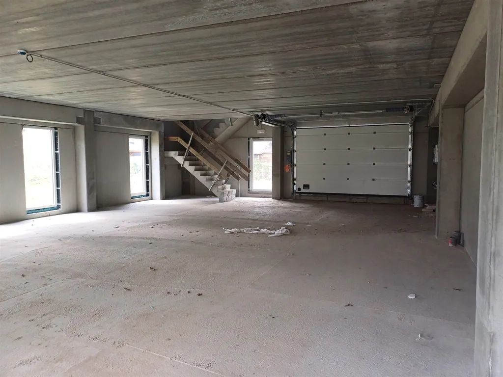 Garaaž - Commercial Property with Concierge Flat in Kortenberg