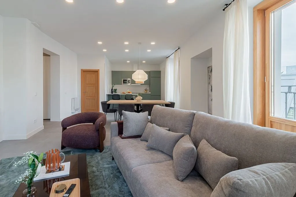 Séjour - Furnished Flat with Balcony in Madrid