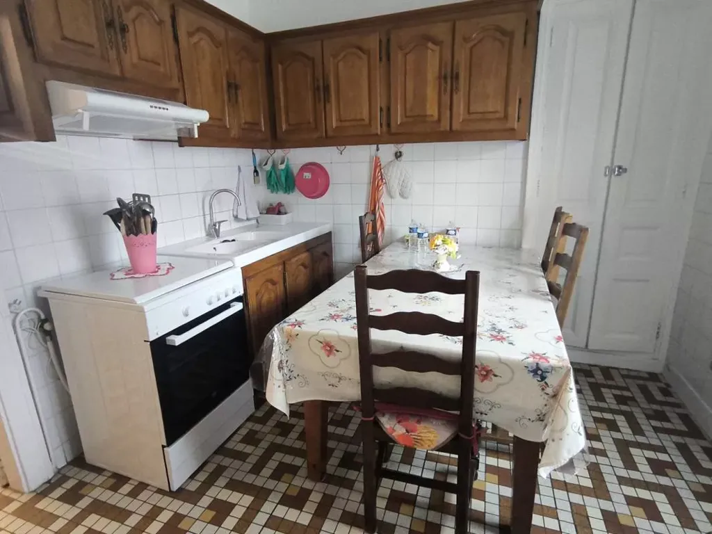 Salle à manger - Maison avec Cour et Garage à Alençon