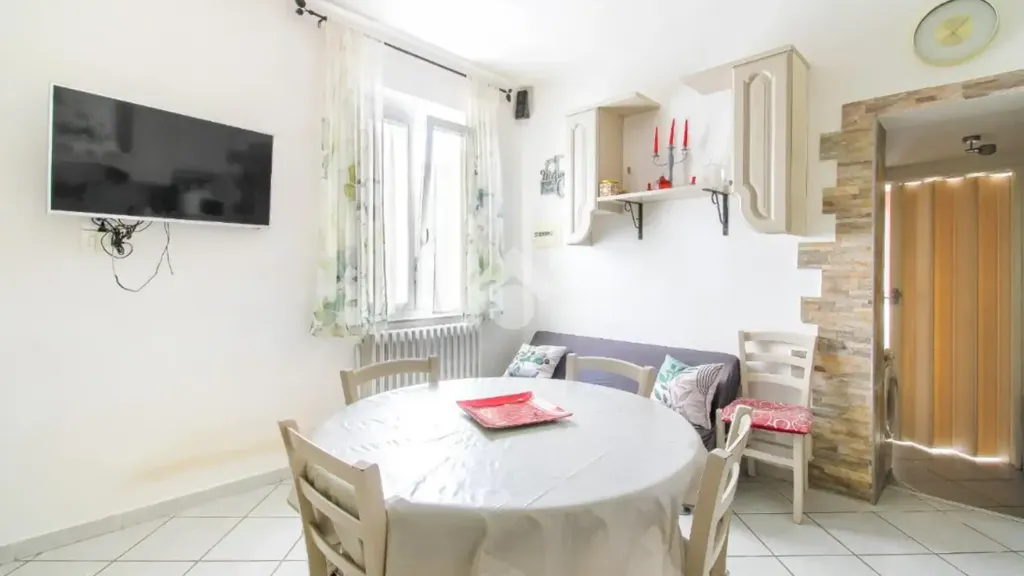 Dining Room - Rustic House with Garden in Sant'Elpidio a Mare