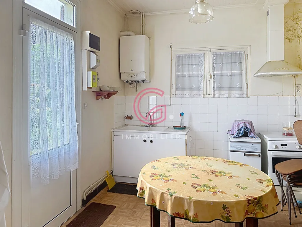 Kitchen - City Centre Property with Dual Living Spaces
