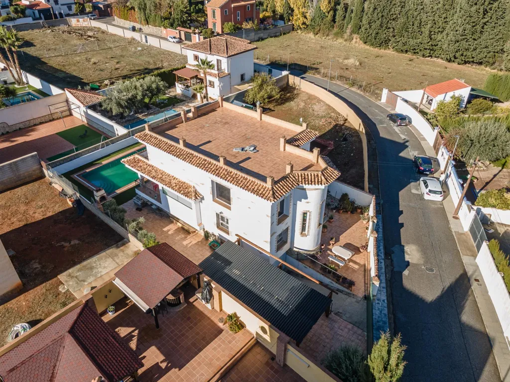 Õhuvaade - Chalet with Pool and Terrace in Otura