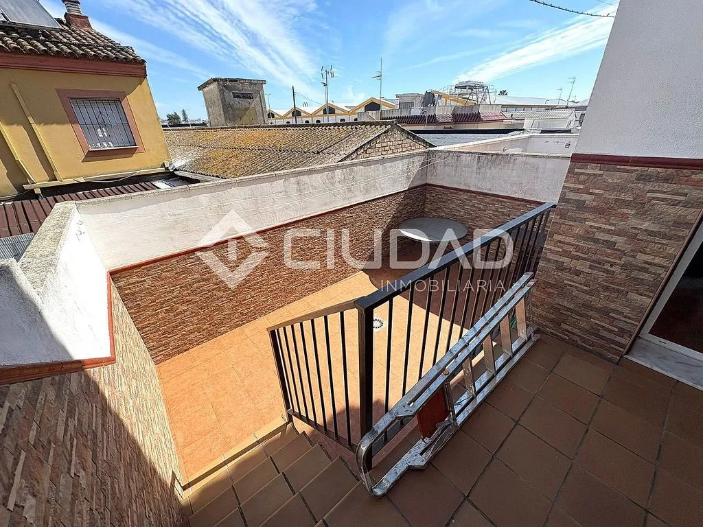 Terrasse - Terraced Semi-Detached House in V Centenario