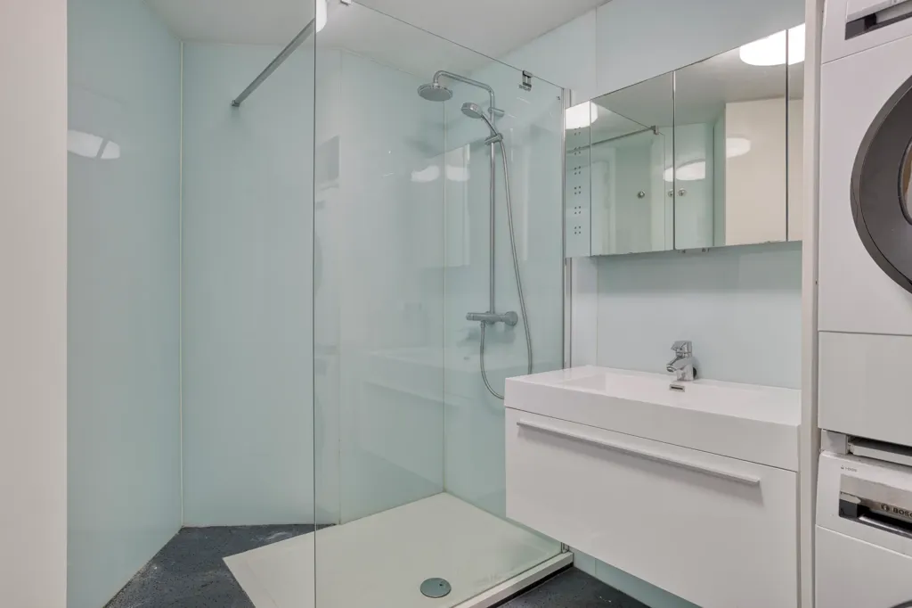 Salles de bain - Penthouse with Maas View in Rotterdam