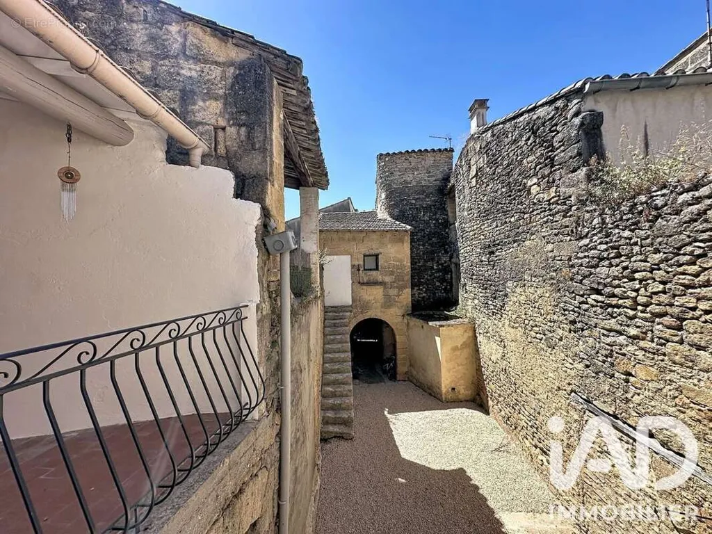 Giardino - Rustic House with Courtyard in Vers-Pont-Du-Gard