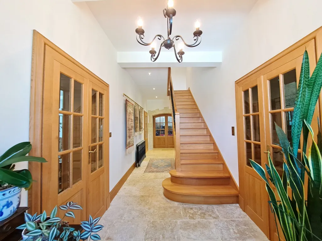hallway_entrance