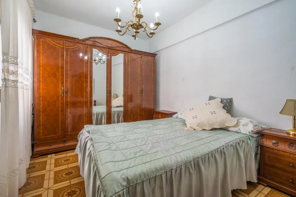 Chambres - Apartment with Pool in Els Orriols, Valencia