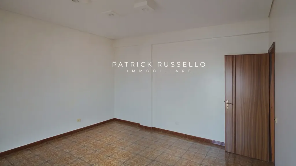 Toad - Spacious Apartment with Triple Exposure in Caposoprano, Gela