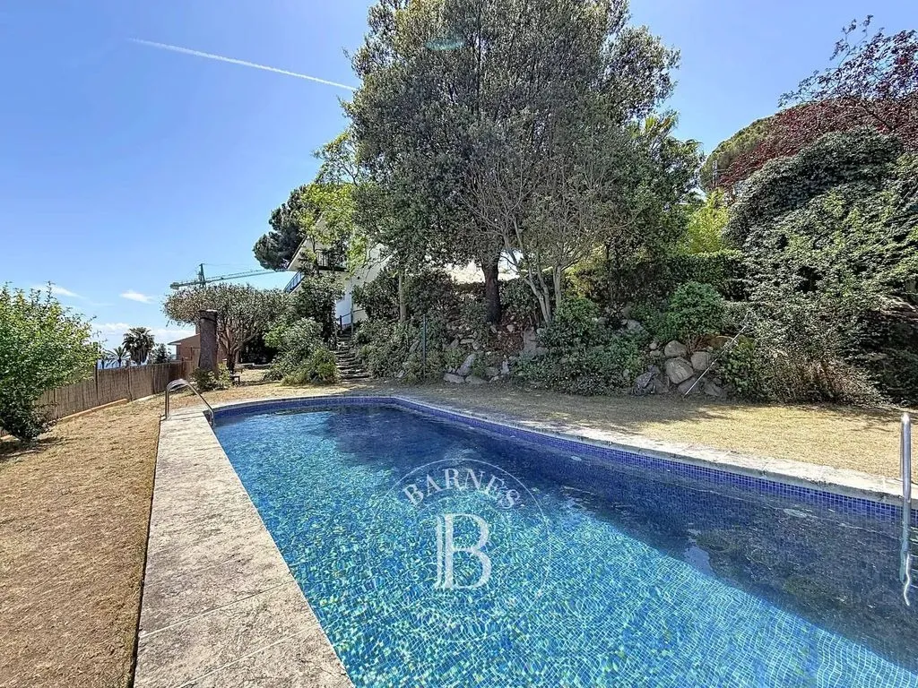 Piscina - Luxury House with Sea View in Cabrils
