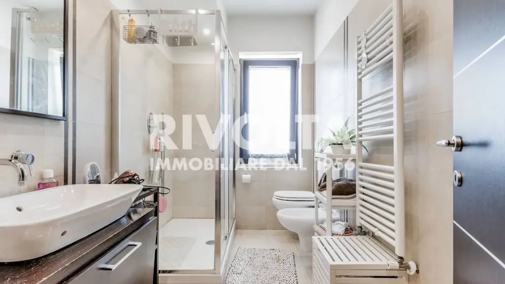 Salles de bain - Terraced Villa with Panoramic Terrace in Guidonia Montecelio
