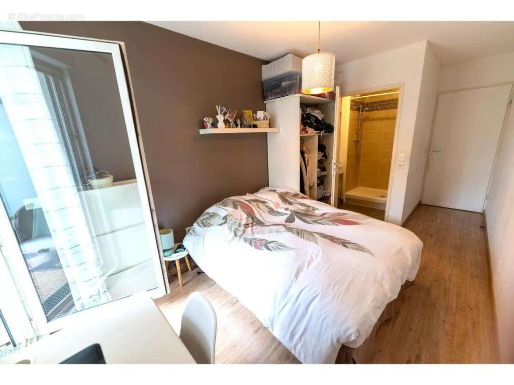 Magamistoad - 4-Piece Flat with Terraces in Colombes Centre