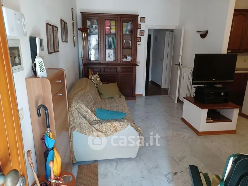 Elutuba - Rear-Adjoining Villa with Garden in Ameglia