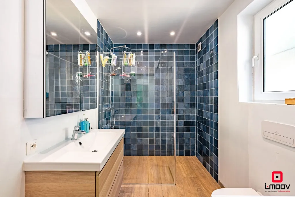 Salles de bain - Maison Caractéristique avec Jardin à Gand