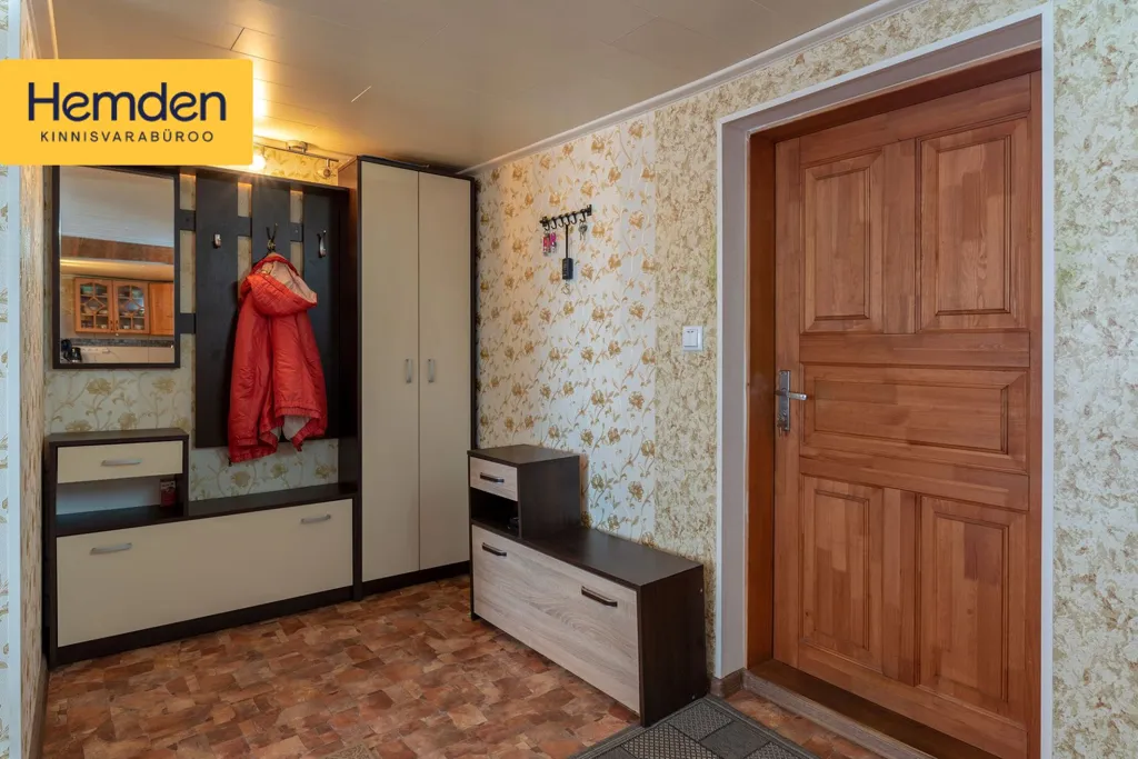 Hallway - Renovated House with Lake View in Kasepää
