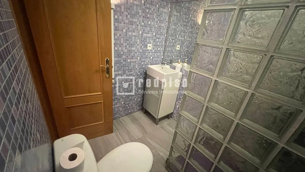 Salles de bain - Apartment with Pool in Las Rosas, Madrid