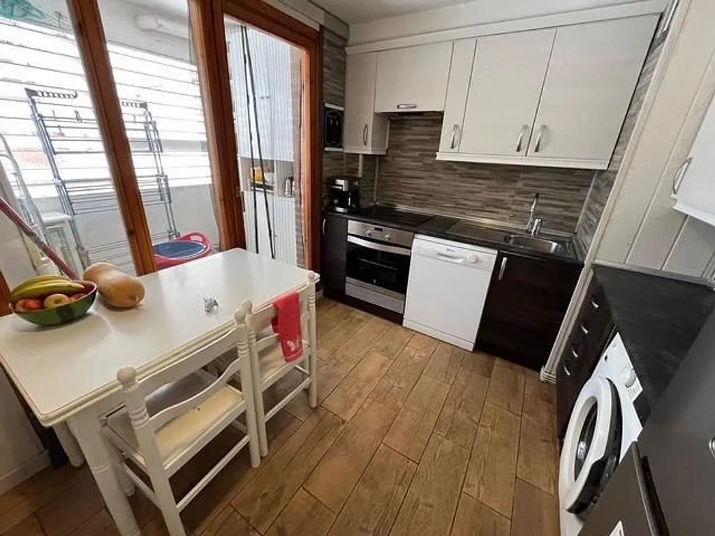 Cuisine - Modernised Apartment with Terrace in Actur, Zaragoza