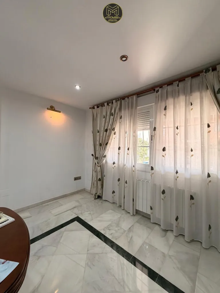 Kabinet - Luxury Villa with Private Garage on Gran Bulevar