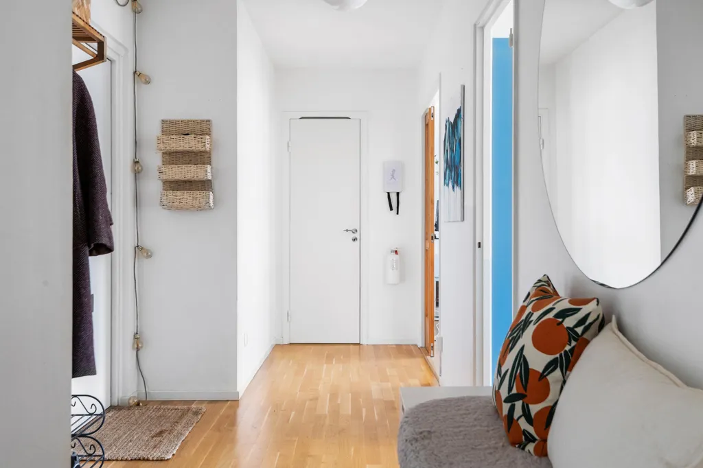 hallway_entrance