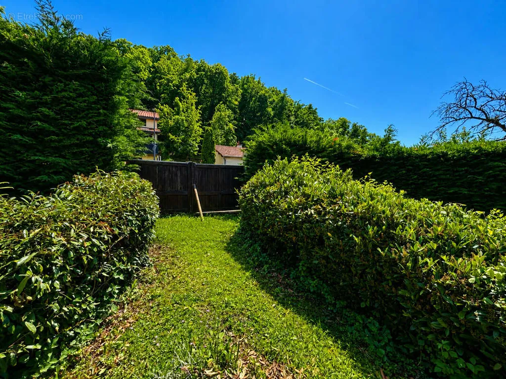 Giardino - Constructible Plot with Garden in Le Puy en Velay
