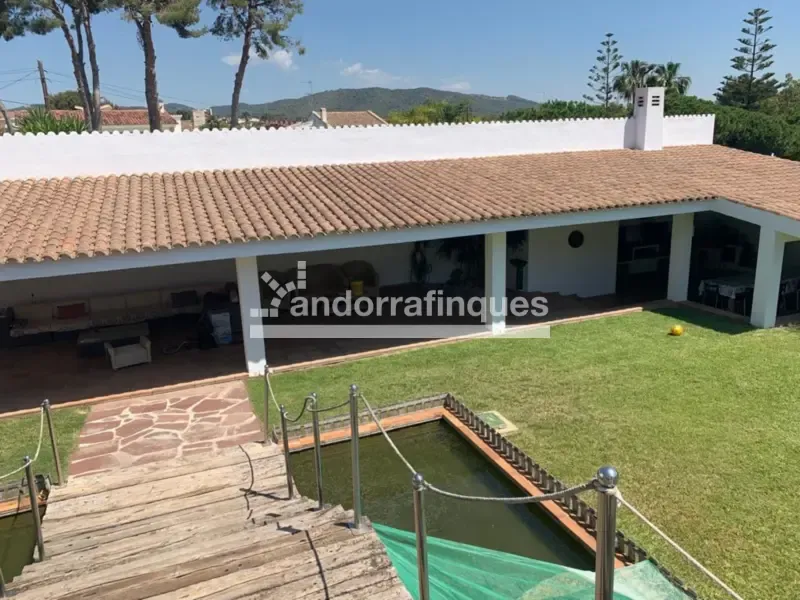 Piscine - Luxury Chalet with Pool in Urbanisation Berà