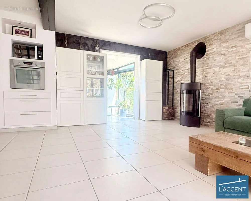 Elutuba - Contemporary Villa with Pool in Vauvert