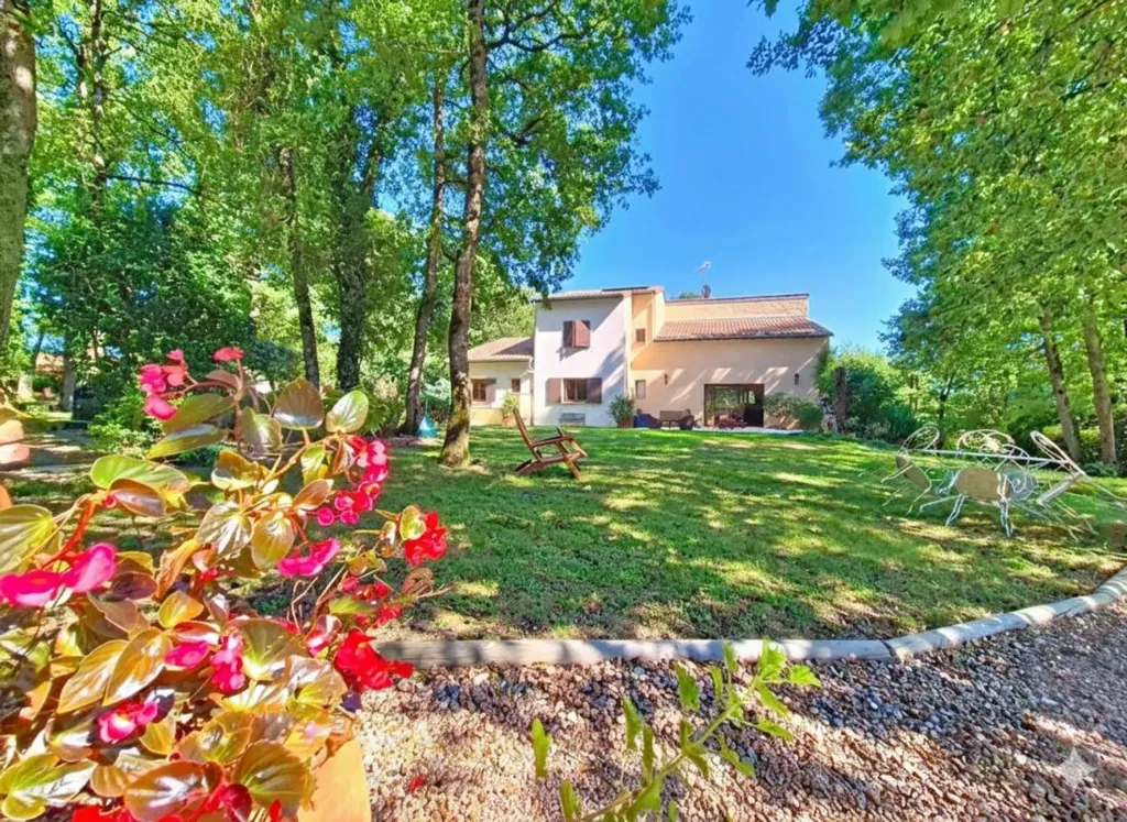 Aed - Detached House with Pool in Esperce