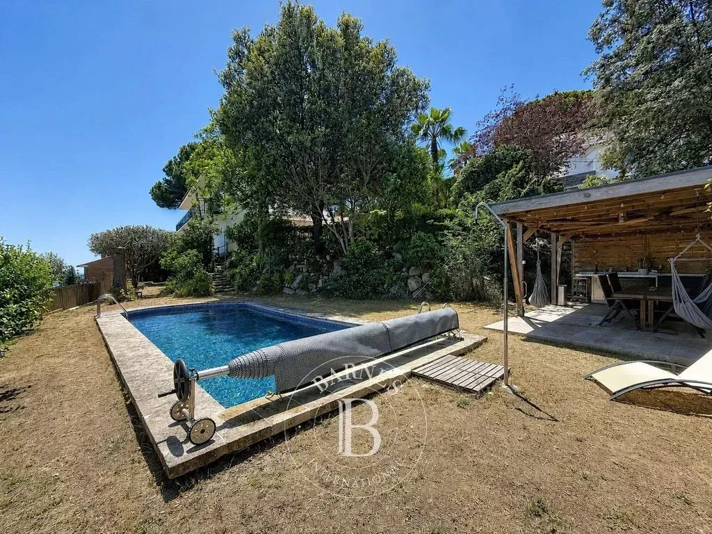 Piscina - Luxury House with Sea View in Cabrils