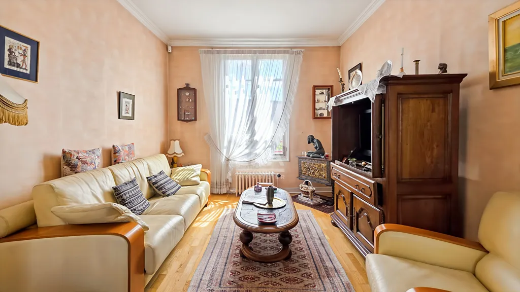 Maison 6 pièces à MONTREUIL