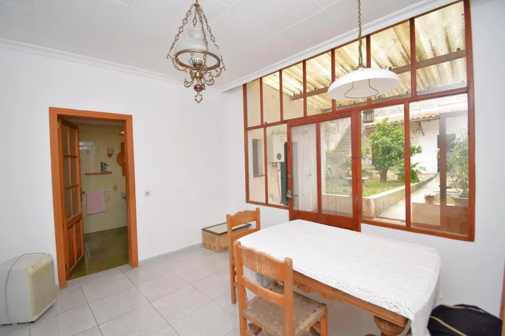 Söögituba - Charming Townhouse with Garage in Muro