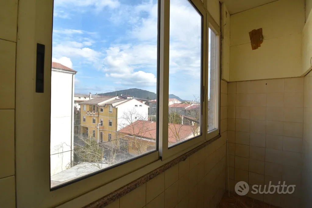 Spacious Penthouse with Mountain View in Macomer
