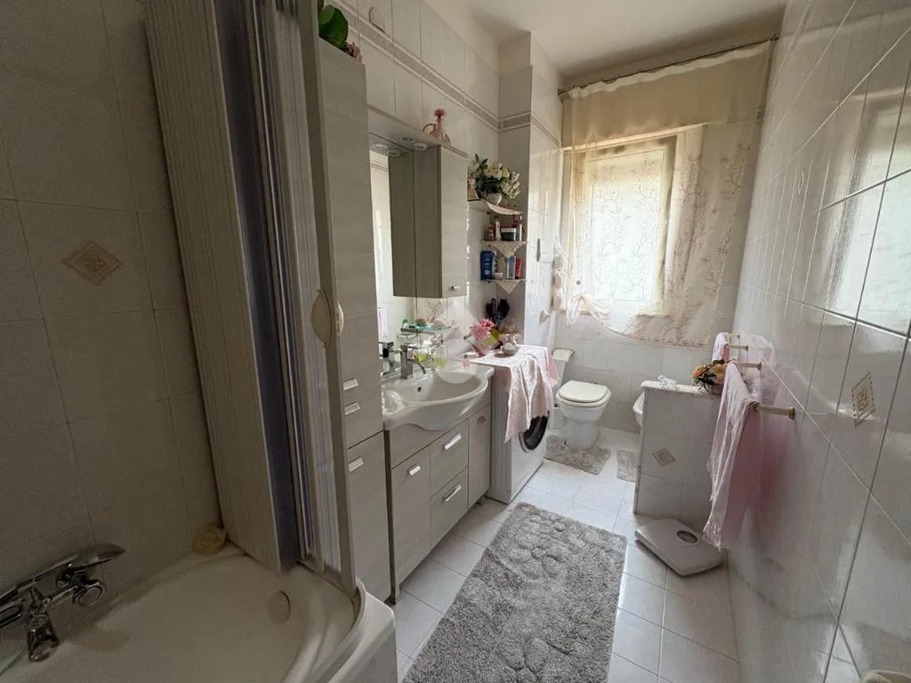 Vannitoad - 3-Room Apartment with Balcony in Palermo