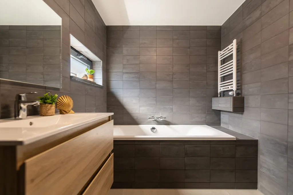 Salles de bain - Maison 8 pièces à Grevenbicht