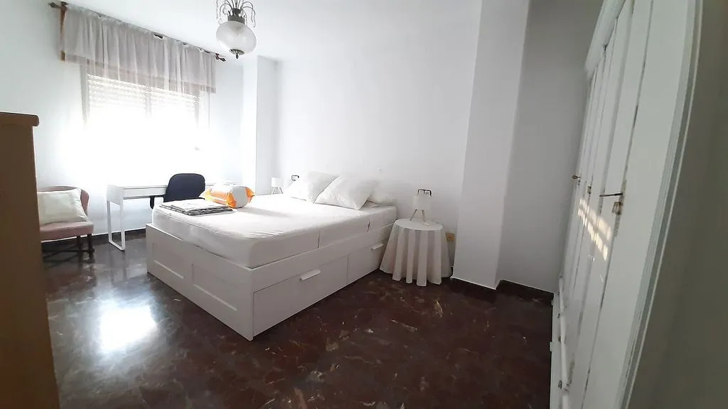 Chambres - Student-Friendly Flat with Terrace in Lima Street