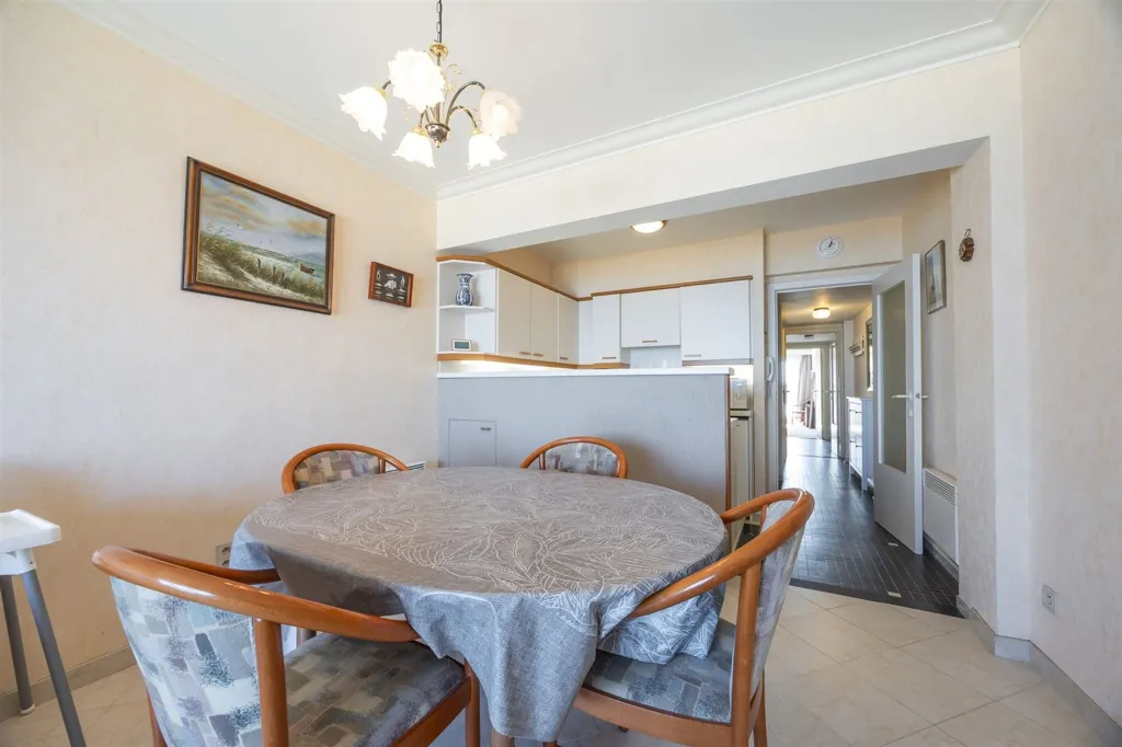 Dining Room - Apartment with Sea View on Zeedijk