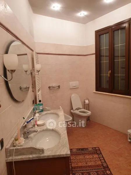 Bathrooms - Significant Villa with Terrace in Viadana Centre
