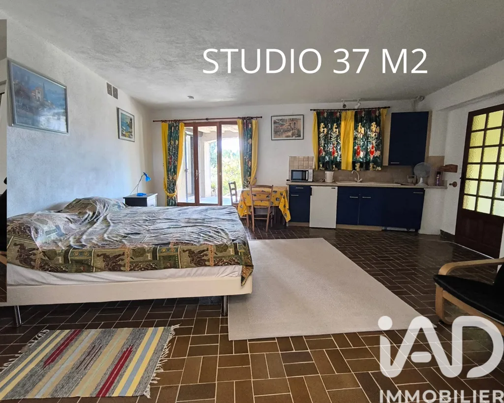 Chambres - Villa avec Studio et Piscine à Callas