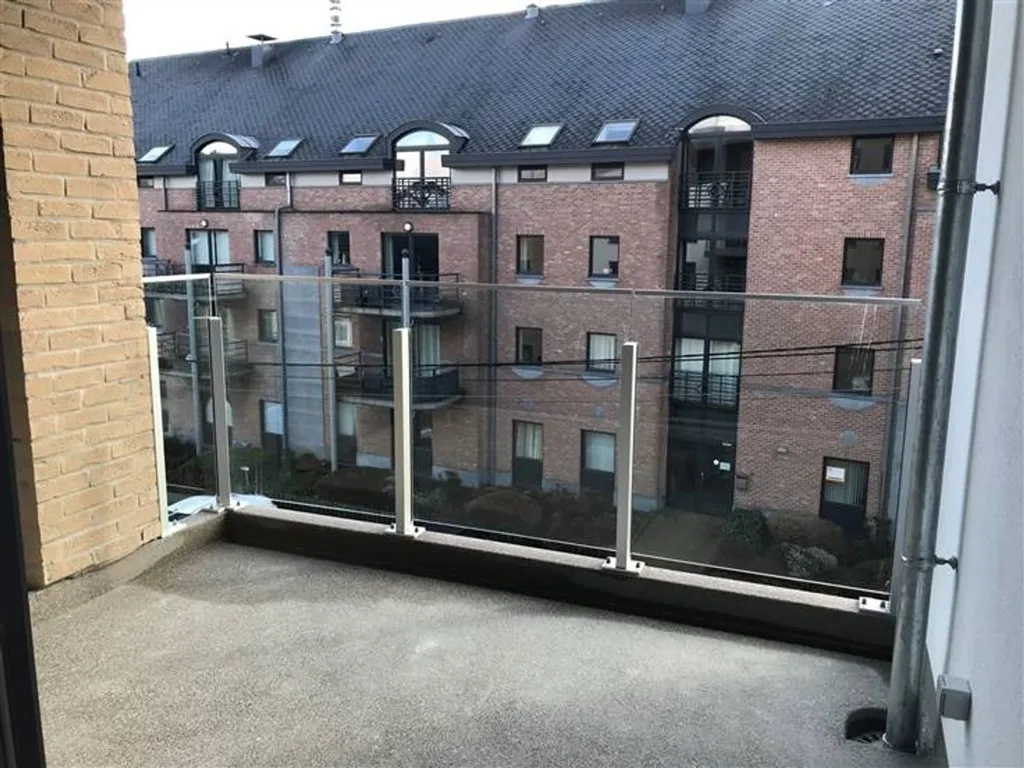 Rõdu - Modern Apartment with Terrace in Bastogne